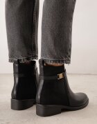 c'm paris Botine elegante în stil Chelsea cu toc plat și aplicație metalică Calenya Negre