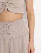 defox Set Bej din Țesătură Gofrată Fustă-Pantaloni scurți și Bluză Spaniolă Sariloria