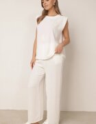 defox Set de vară bogat în vâscoză bluză oversize cu broderie și pantaloni Abis Alb