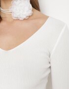 elsa.m by may Bluză Albă Scurtă din Tricot Reiat cu Floare Legată la Gât Invicala