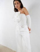elsa.m by may Bluză Asimetrică Albă din viscoză reiată cu floare decorativă Badian