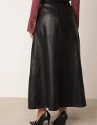 elsa.m by may Fustă evazată din imitație de piele cu curea cu cataramă geometrică Minedora Neagră