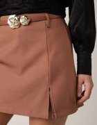 elsa.m by may Fustă-Pantaloni scurți Maro cu Talie Înaltă Curea și Ornament Metalic Narnllea