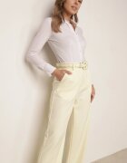 elsa.m by may Pantaloni de costum largi cu curea și cataramă pătrată Khlorile Galbeni