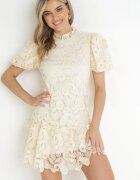 elsa.m by may Rochie Bej deschis din dantelă cu guler înalt și mâneci bufante Suminori