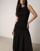 elsa.m by may Rochie neagră încrețită Fără mâneci cu talie coborâtă Natirea