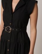 elsa.m by may Rochie neagră tip cămașă fără mâneci decorată cu curea cu cataramă Phalixia