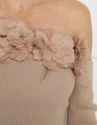 elsa.m by may Rochie tip pulover Bej cu Viscoză cu Croială Asimetrică cu Flori 3D și Pene Nellyra