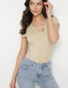 elsa.m by may Tricou bej cu croială ajustată cu decupaj și nasturi la decolteu Ballirea