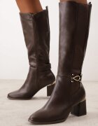 fashion&bella Cizme cu toc cu detalii metalice și cu panouri elastice Arandria Maro