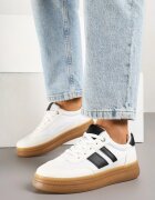 fashion&bella Sneakers Albi în stilul tenisilor clasici decorați cu dungi Tenalinea