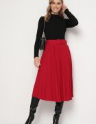 fashion Fustă Roșie Plisată Decorată cu Cordon cu Cataramă Rotundă Sanelle