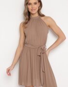 fashion Rochie bej plisată mini cu curea textilă cu închidere la gât Xaliarra