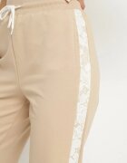 glo-story Pantaloni de trening Bej cu bumbac și talie înaltă decorați cu dantelă Evarose