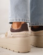 goodin Adidași bej din piele cu talpă groasă cu baretă împletită și ornament Chalessei
