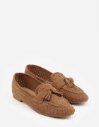 ideal Mocasini maro deschis din imitație de piele întoarsă cu perforații decorative și ciucuri Yenone