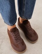 ideal Sneakers cu talpă de cauciuc și vârf larg Arlenia Maro