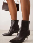 inia Botine Maro