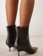 inia Botine Maro