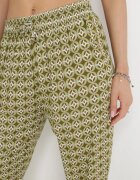 j.stars Pantaloni verde închis din vâscoză cu imprimeu geometric Daleoli
