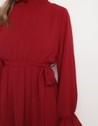 j studio Rochie Bordeaux cu Volane și Guler Rulat Încrețit cu Centură Suplimentară Legată Savelina