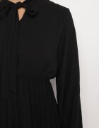 j studio Rochie Neagră Plisată cu Legătură Decorativă și Elastic în Talie Melondria