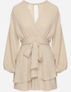 j studio Rochie-salopetă bej tip plic mini cu volan Bomina