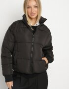 j.style Geacă Neagră Matlasată Puffer cu croi drept și elastic la mâneci Suzzana