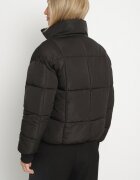 j.style Geacă Neagră Matlasată Puffer cu croi drept și elastic la mâneci Suzzana