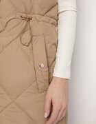 j.style Vestă bej închisă matlasată lungă cu guler înalt și buzunare Avatheia