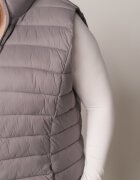 j.style Vestă Gri Matlasată de Tranziție cu Guler Înalt Edanwen