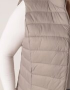 j.style Vestă matlasată bej de tranziție cu guler înalt Edanwen