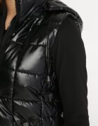j.style Vestă neagră cu matlasare reliefată cu glugă și efect lăcuit Damess