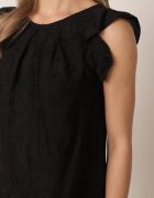 j&x Bluză din vâscoză fără mâneci decorată cu broderie și volănașe Adramisia Neagră