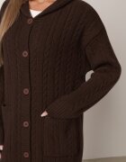 j&x Cardigan lung descheiat cu bumbac lână și glugă cu împletituri Jadani Maro