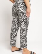 j&x Pantaloni Alb-Negru Regular cu elastic în talie și decolteu abstract Cleava