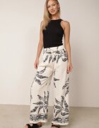 j&x Pantaloni din viscoză largi cu motiv floral Casual Nelinore Crem cu negru