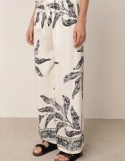 j&x Pantaloni din viscoză largi cu motiv floral Casual Nelinore Crem cu negru