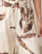 j&x Pantaloni din viscoză largi cu motiv floral Casual Nelinore Maro
