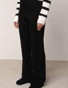 j&x Pantaloni negri căptușiți din tricot cu croi larg Miorea