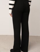 j&x Pantaloni negri căptușiți din tricot cu croi larg Miorea