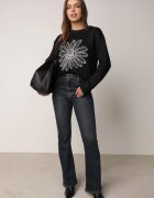 j&x Pulover din bumbac și lână decorat cu broderie florală în față Deta Negru