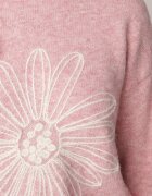 j&x Pulover din bumbac și lână decorat cu broderie florală în față Deta Roz