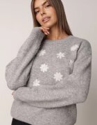 j&x Pulover din bumbac și lână decorat cu flori brodate Seirania Gri deschis