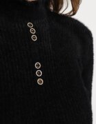 j&x Pulover Negru Pufoș de Lână cu Guler semi-înalt și Butoane Bijuterie Xeminta