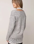 j&x Pulover romantic din lână cu inserție din dantelă și fular îngust Averita Gri