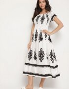j&x Rochie Albă cu croială spaniolă Decorată cu model oriental Aravine