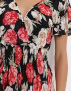 j&x Rochie maxi evazată negru-roșu cu decolteu petrecut și talie elastică încrețită Saera