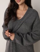 j&x Set din tricot cu bumbac și lână: cardigan și rochie dreaptă cu decolteu în V Ubroa Bej Gri