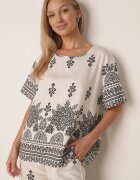 j&x Set din viscoză cu pantaloni largi și bluză lejeră cu imprimeu paisley Thela Alb
